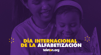 Texto sobre fondo azul: Día Internacional de l Alfabetización