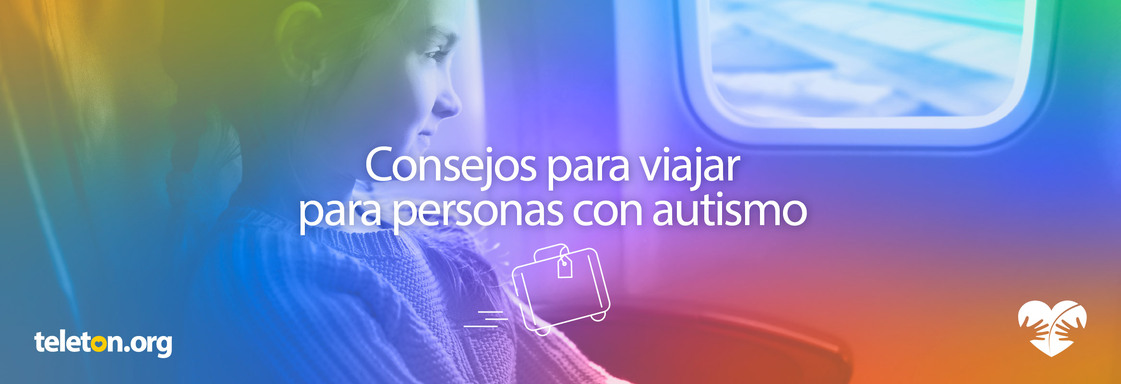 Imagen con foto de una niña mirando desde la ventana de un avión y encima el texto Consejos para viajar para personas con autismo