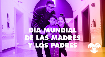 Imagen con foto con filtro  multicolor de una familia conformada por padre, madre e hijo y encima el texto: Día Mundial de las madres y padres.